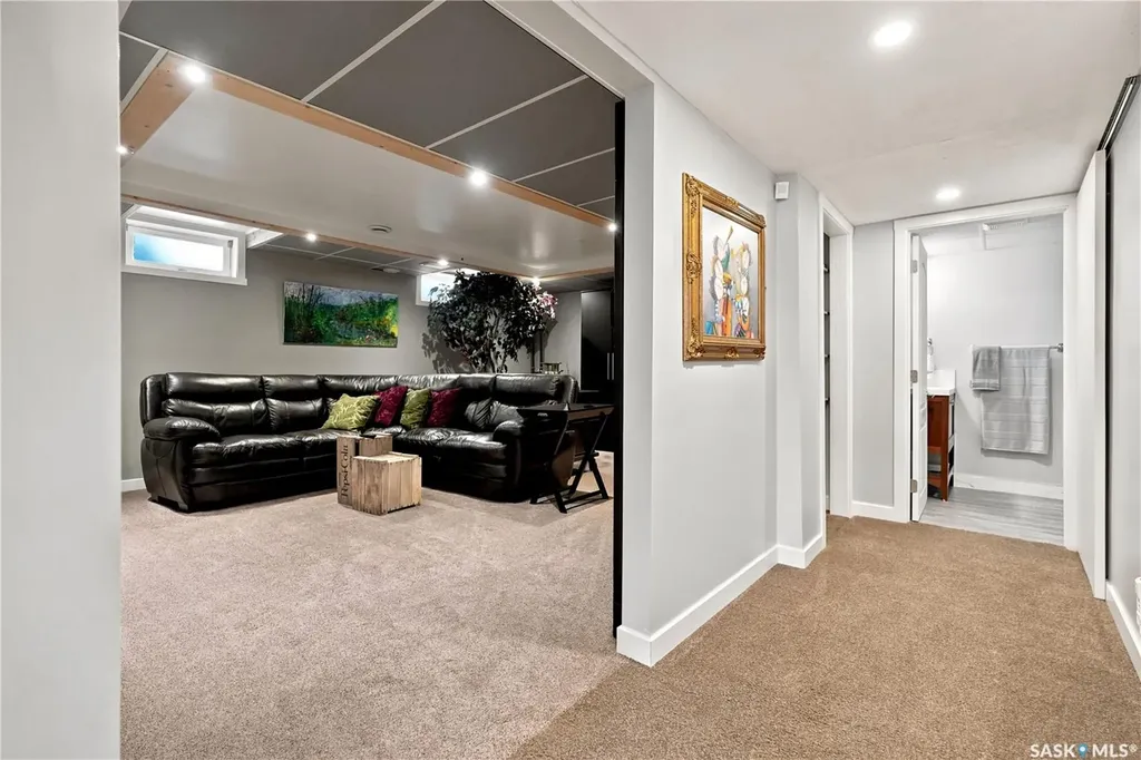 35 Penfold Place Regina SK S4V 0J7
