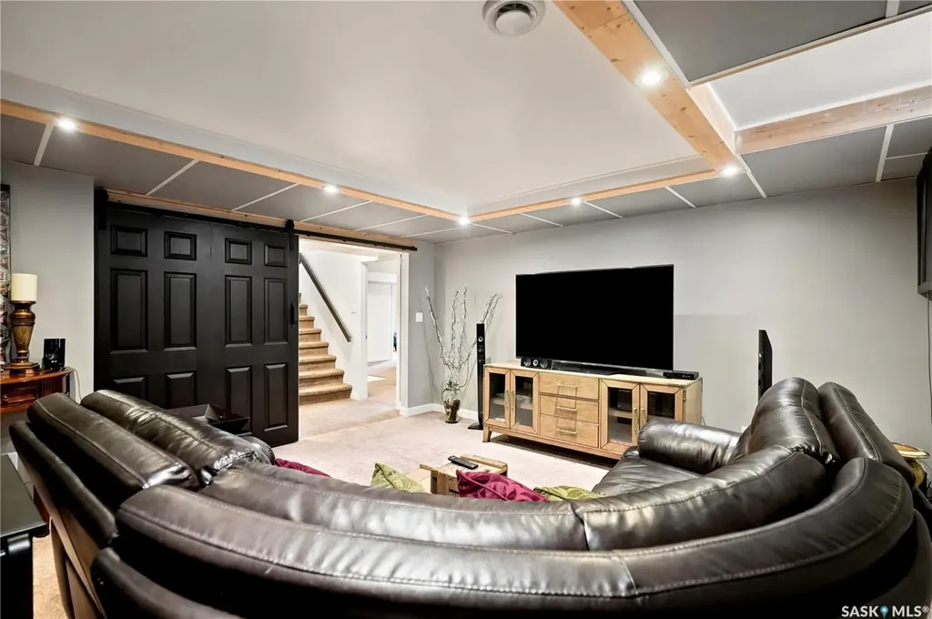 35 Penfold Place Regina SK S4V 0J7