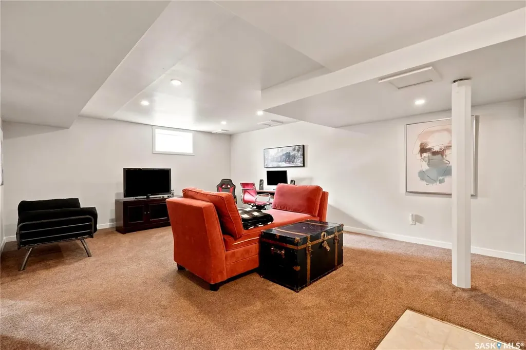 35 Penfold Place Regina SK S4V 0J7