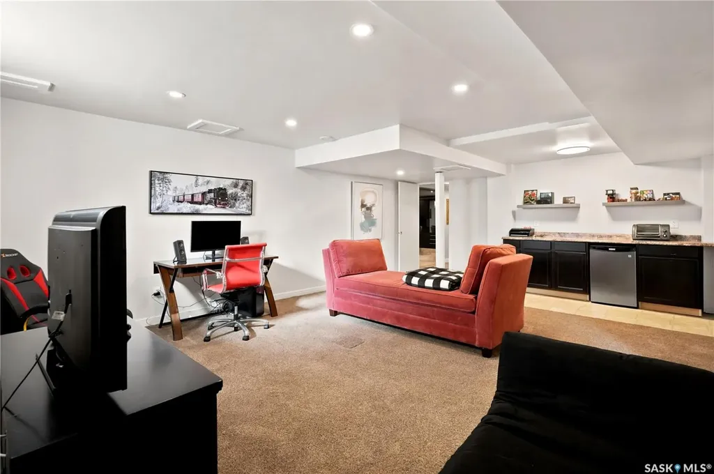 35 Penfold Place Regina SK S4V 0J7