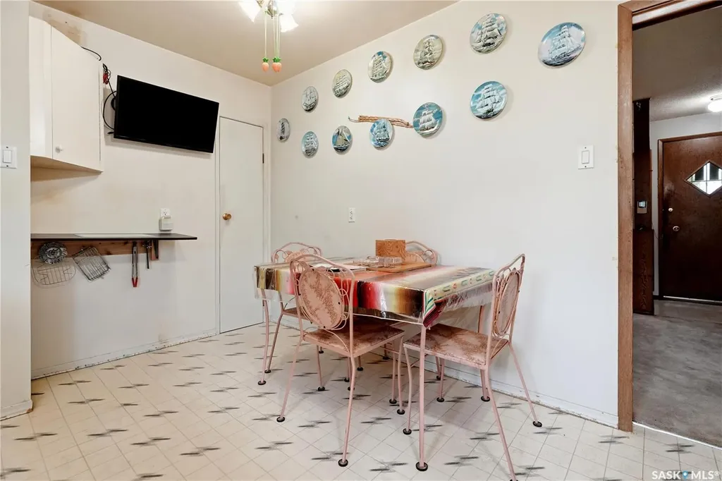32 Mathieu Crescent Regina SK S4R 3J2