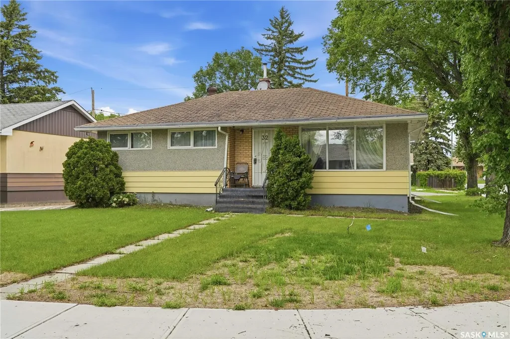 32 Mathieu Crescent Regina SK S4R 3J2
