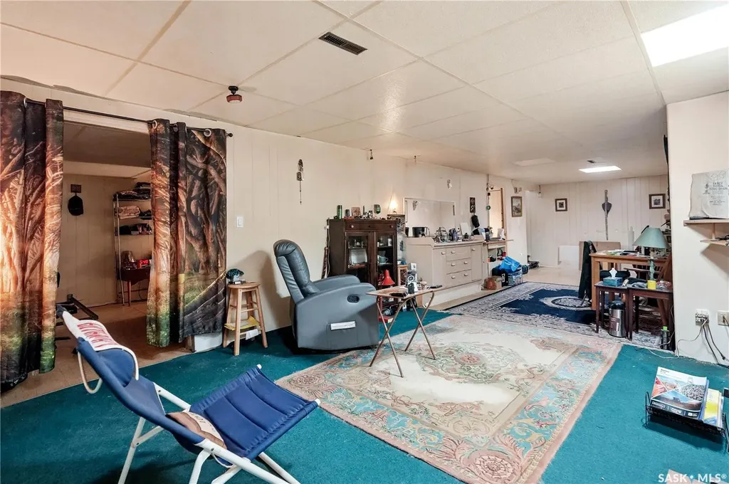 32 Mathieu Crescent Regina SK S4R 3J2
