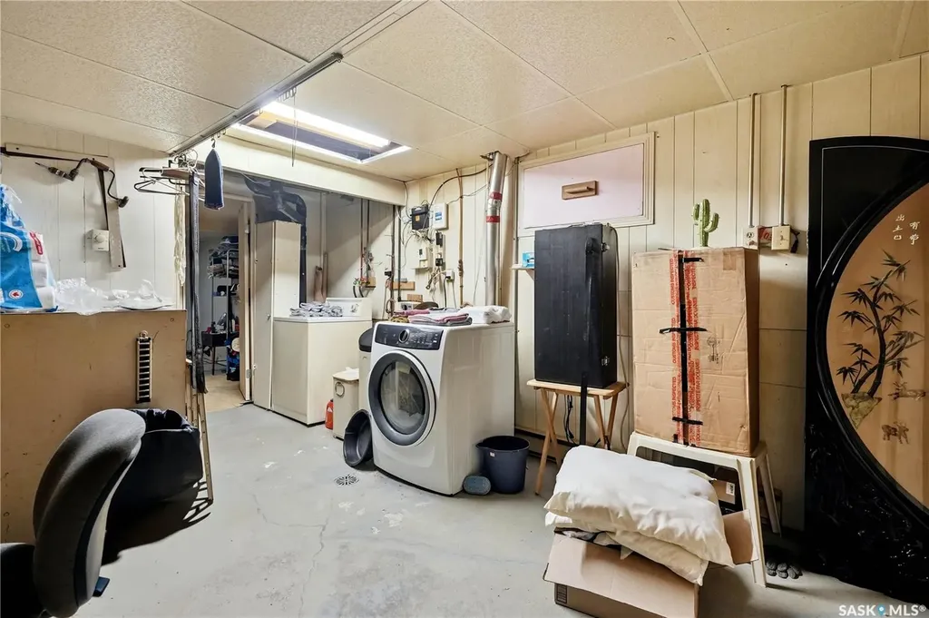 32 Mathieu Crescent Regina SK S4R 3J2