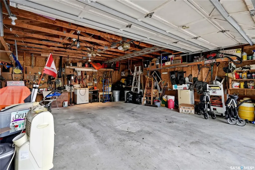 32 Mathieu Crescent Regina SK S4R 3J2