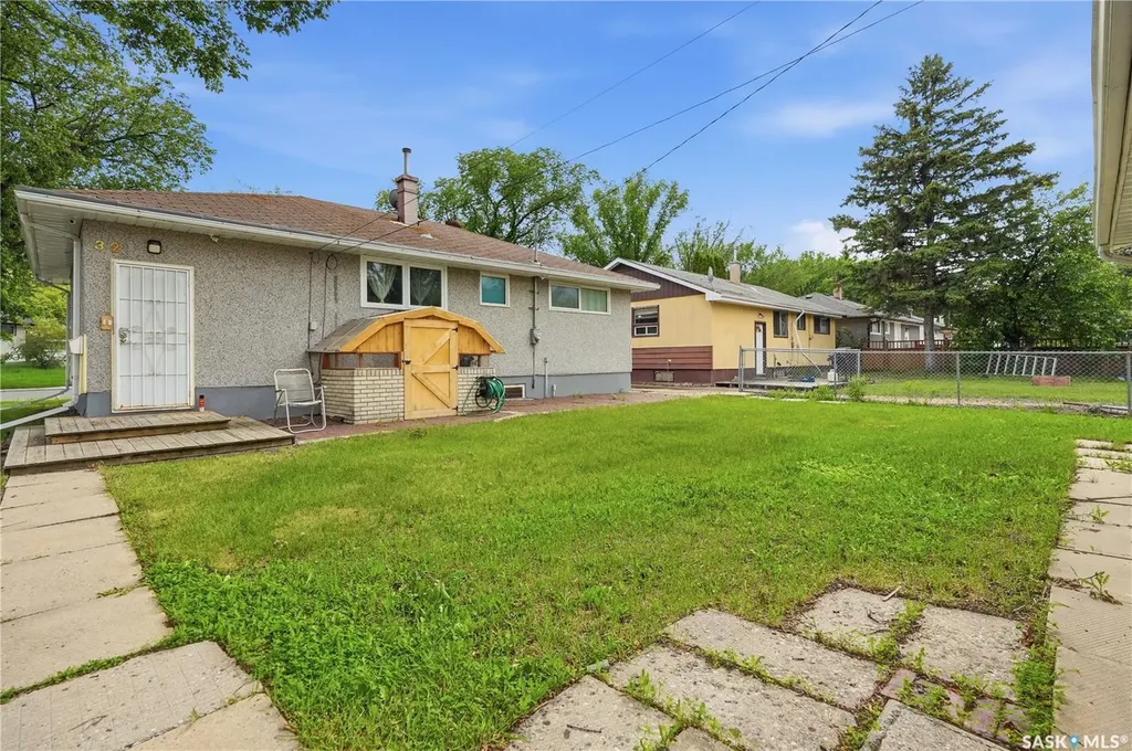 32 Mathieu Crescent Regina SK S4R 3J2