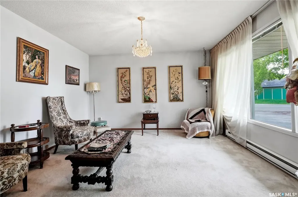 32 Mathieu Crescent Regina SK S4R 3J2