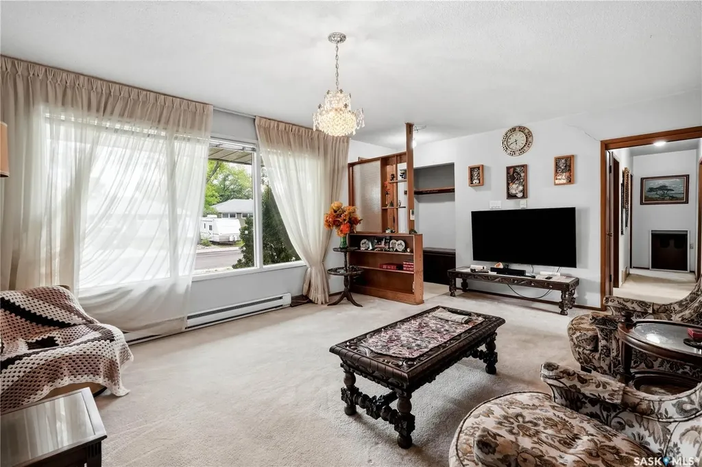 32 Mathieu Crescent Regina SK S4R 3J2