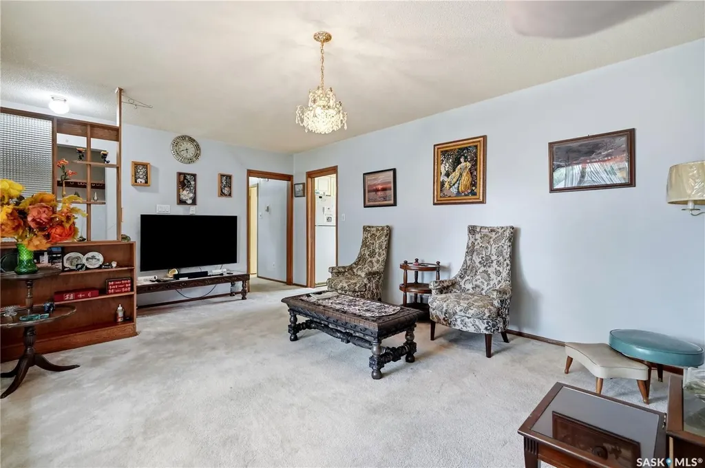 32 Mathieu Crescent Regina SK S4R 3J2