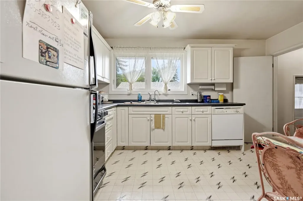 32 Mathieu Crescent Regina SK S4R 3J2