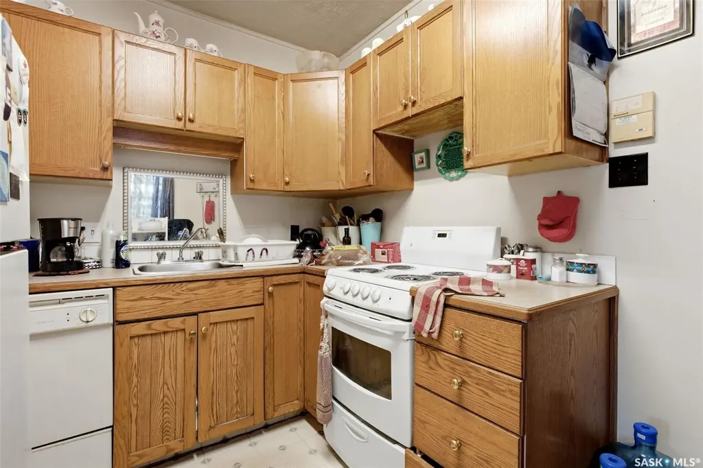 1205 Mctavish Street Regina SK S4T 3V8