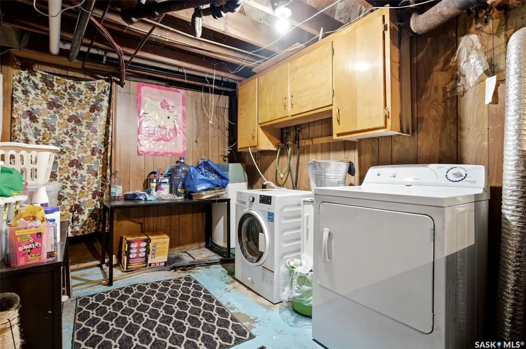 1205 Mctavish Street Regina SK S4T 3V8
