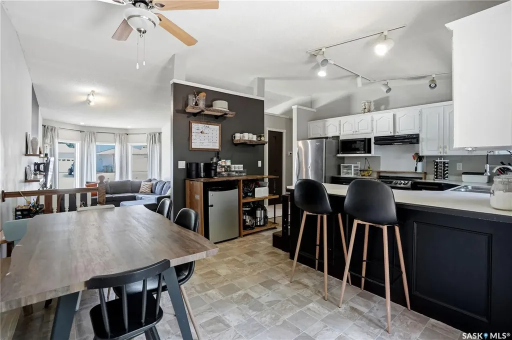 3342 Linden Grove Regina SK S4V 2N7