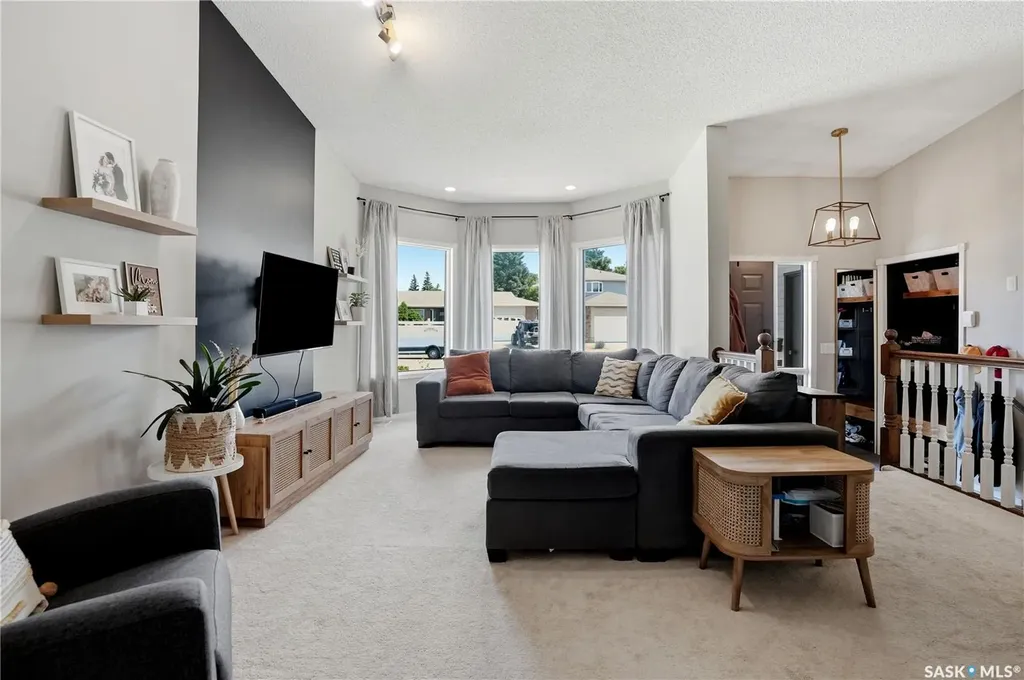 3342 Linden Grove Regina SK S4V 2N7