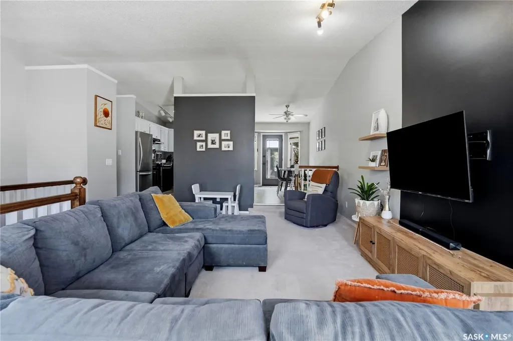 3342 Linden Grove Regina SK S4V 2N7
