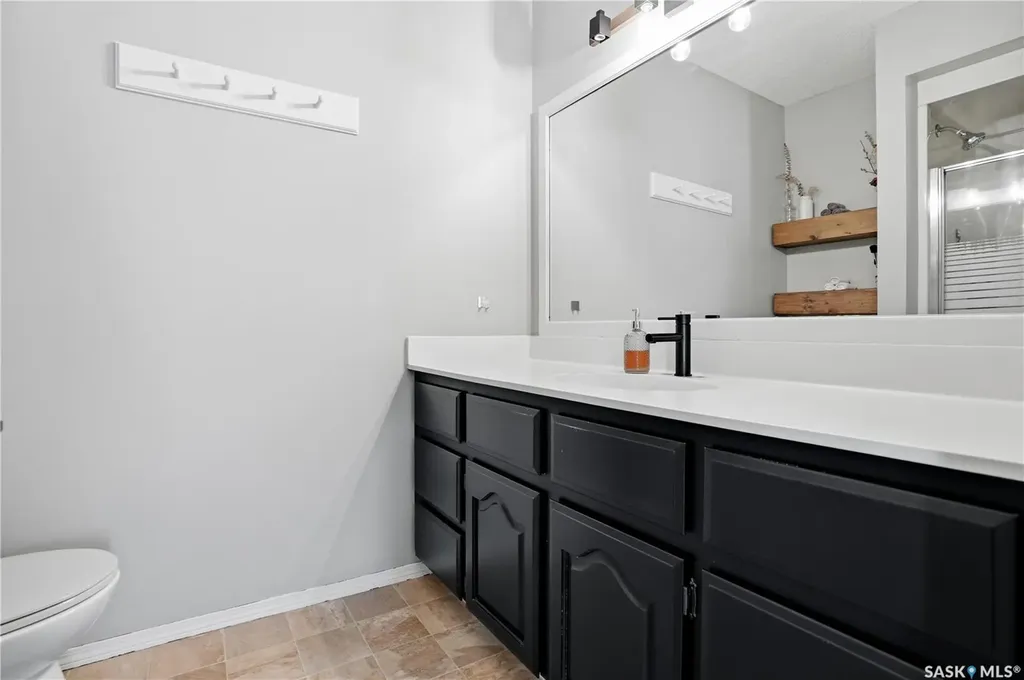 3342 Linden Grove Regina SK S4V 2N7