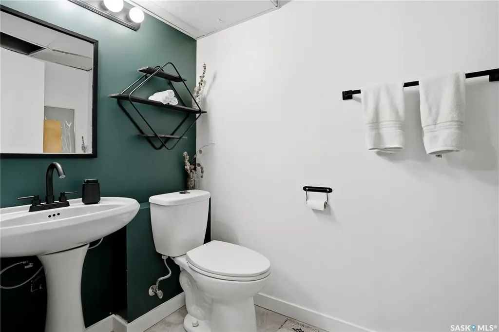 3342 Linden Grove Regina SK S4V 2N7
