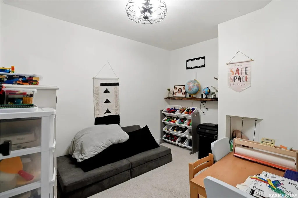3342 Linden Grove Regina SK S4V 2N7