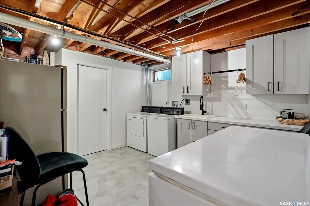 3342 Linden Grove Regina SK S4V 2N7