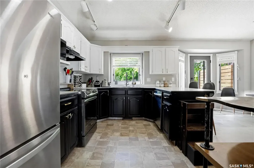 3342 Linden Grove Regina SK S4V 2N7