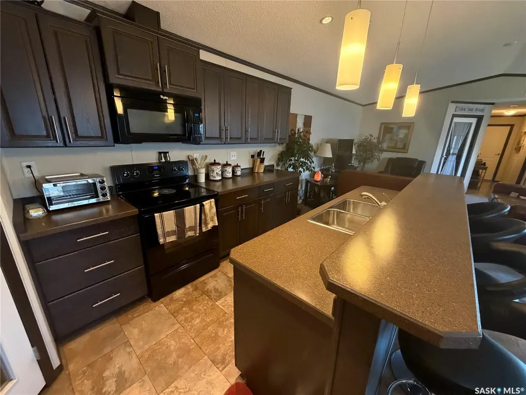 74 Mulberry Road Blucher Rm No. 343 SK S7B 0A4
