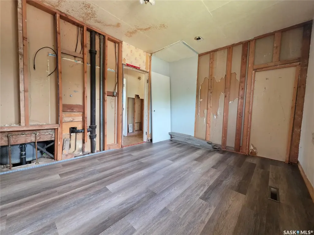 89 8th Avenue NE Swift Current SK S9H 2P2