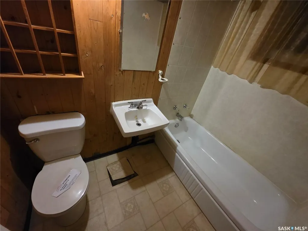 89 8th Avenue NE Swift Current SK S9H 2P2