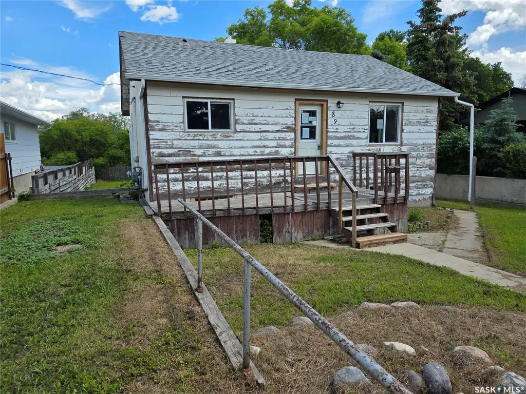 89 8th Avenue NE Swift Current SK S9H 2P2
