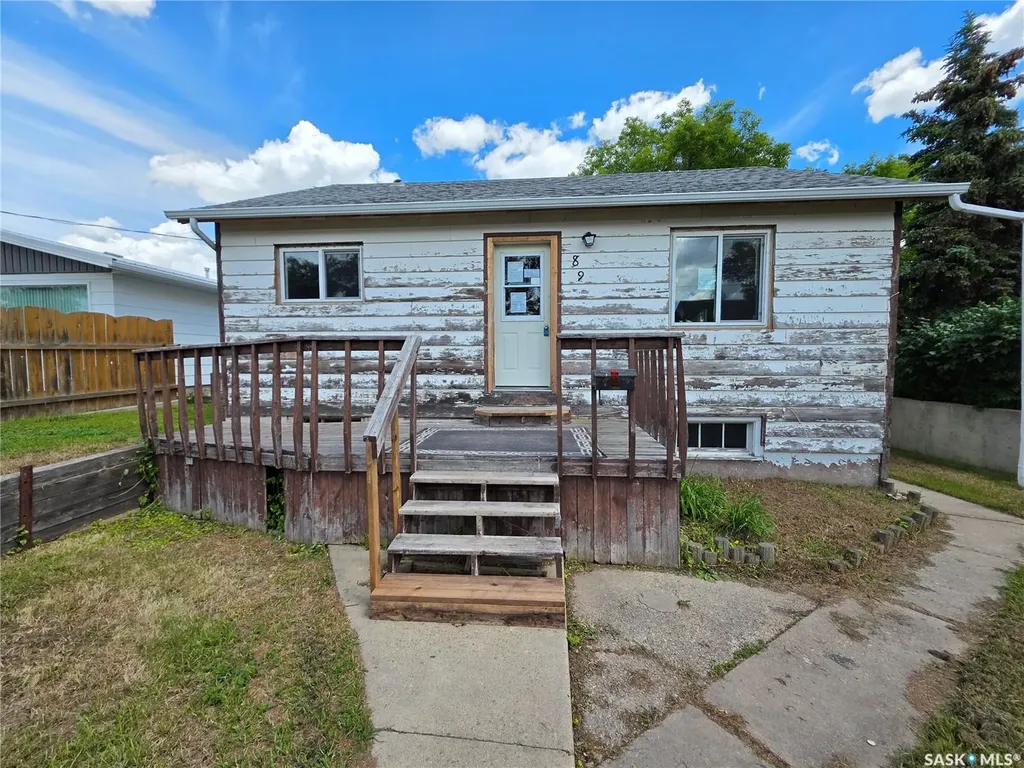 89 8th Avenue NE Swift Current SK S9H 2P2