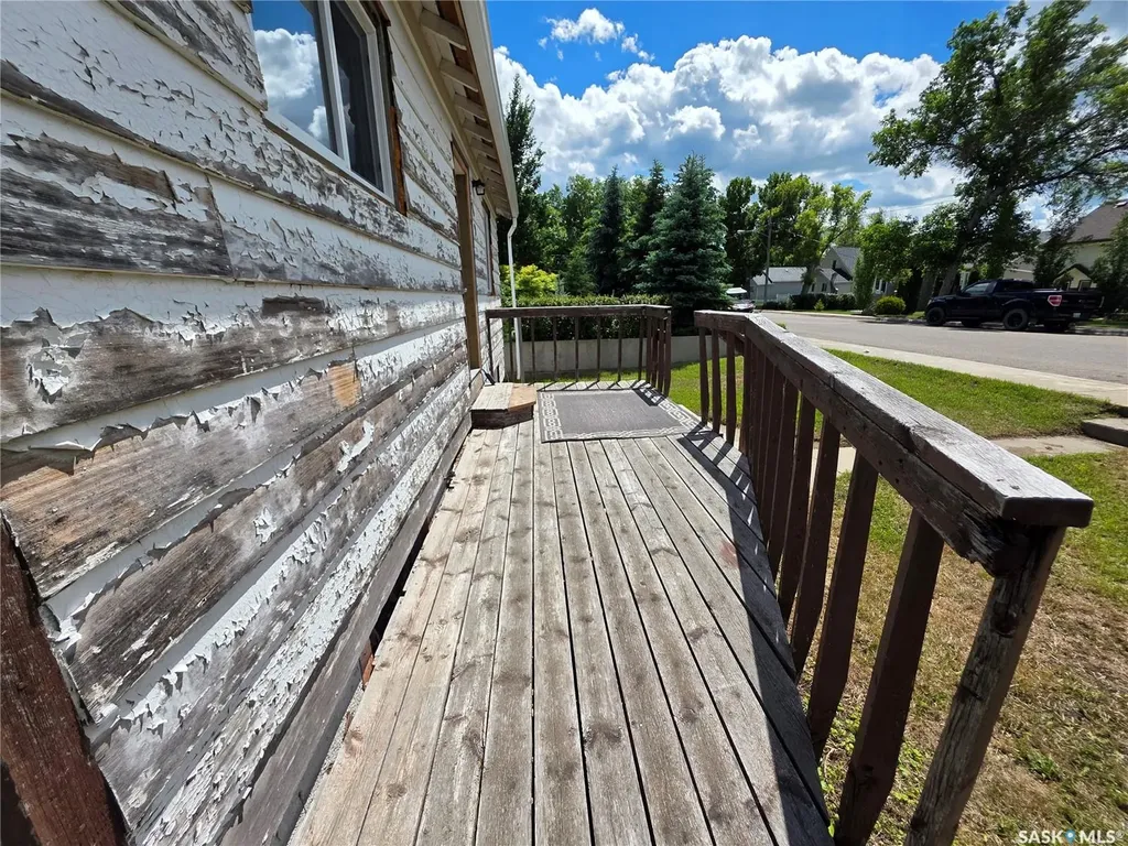 89 8th Avenue NE Swift Current SK S9H 2P2