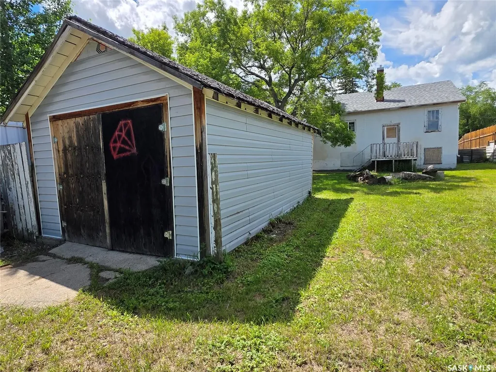 89 8th Avenue NE Swift Current SK S9H 2P2