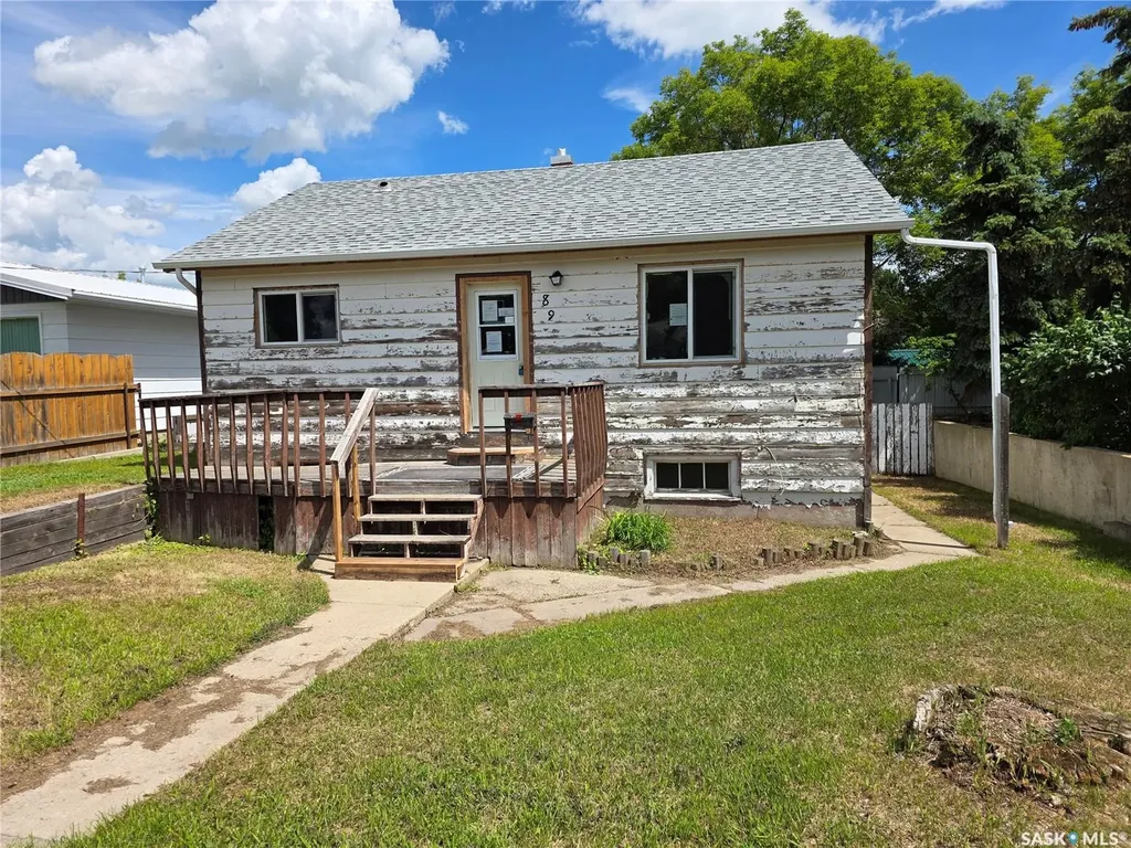 89 8th Avenue NE Swift Current SK S9H 2P2