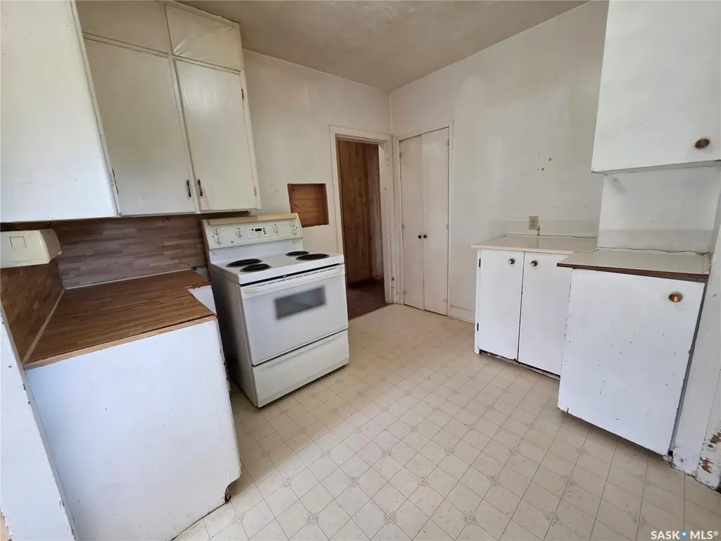 89 8th Avenue NE Swift Current SK S9H 2P2