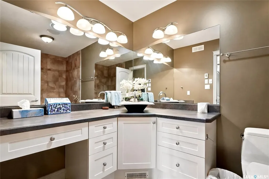 506 Vincent Crescent Saskatoon SK S7N 4G8