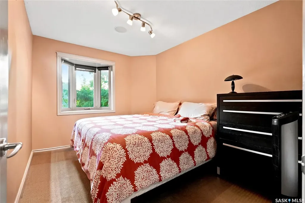 506 Vincent Crescent Saskatoon SK S7N 4G8