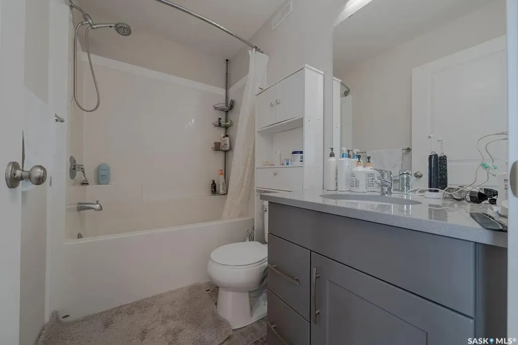 5220 Primrose Green Drive E Regina SK S4V 3S8
