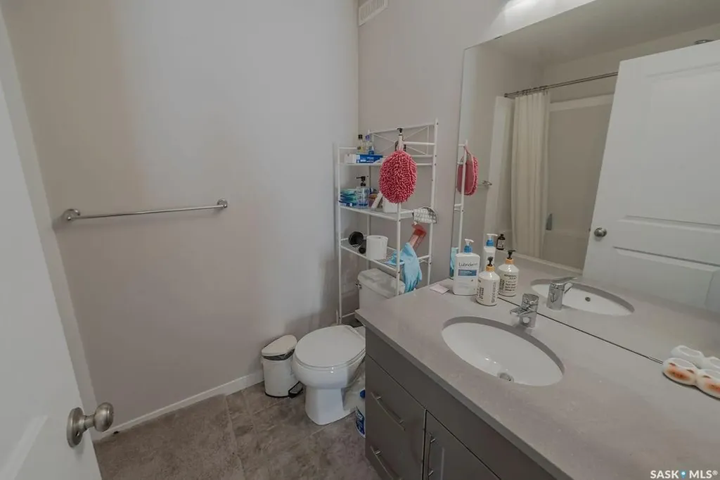 5220 Primrose Green Drive E Regina SK S4V 3S8
