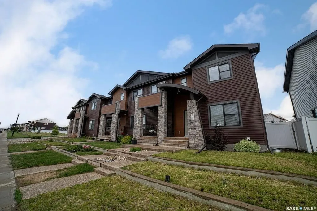 5220 Primrose Green Drive E Regina SK S4V 3S8