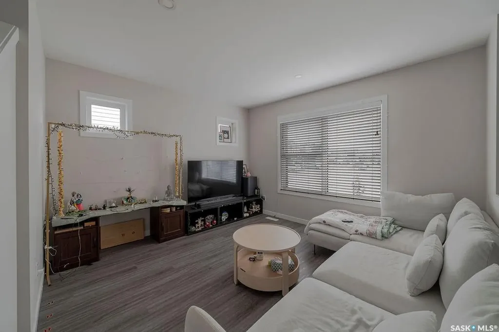 5220 Primrose Green Drive E Regina SK S4V 3S8