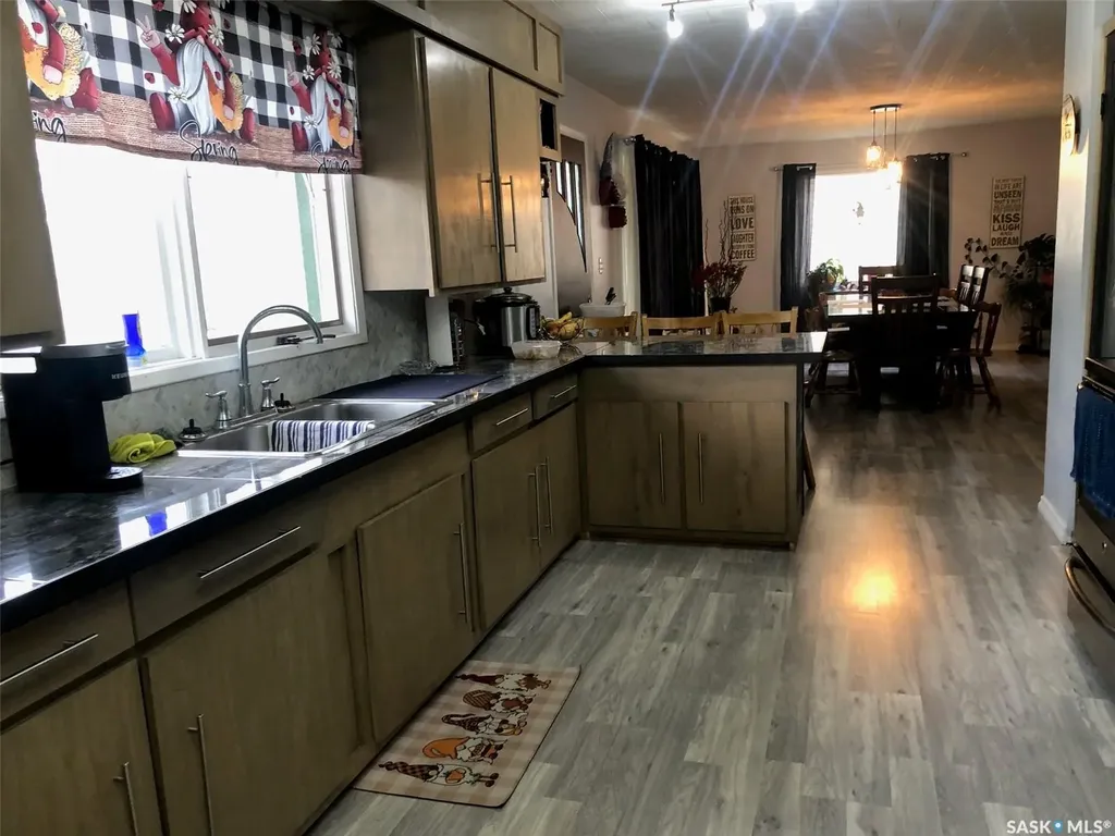 615 Mary Street Canora SK S0A 0L0