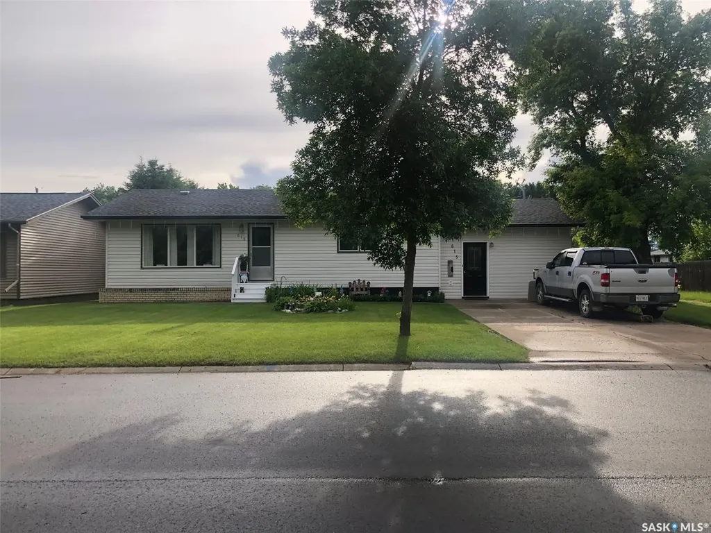 615 Mary Street Canora SK S0A 0L0