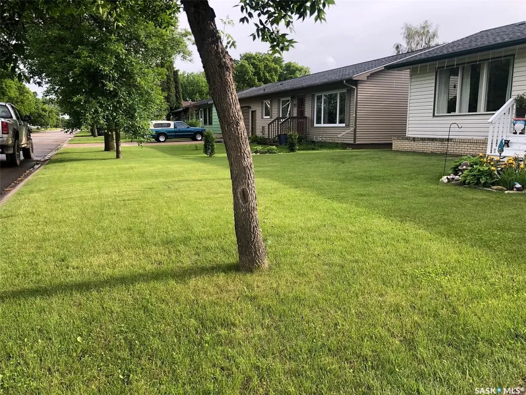 615 Mary Street Canora SK S0A 0L0