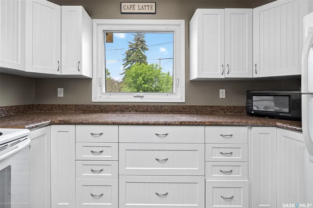 524 Saskatchewan Street W Moose Jaw SK S6H 0V5