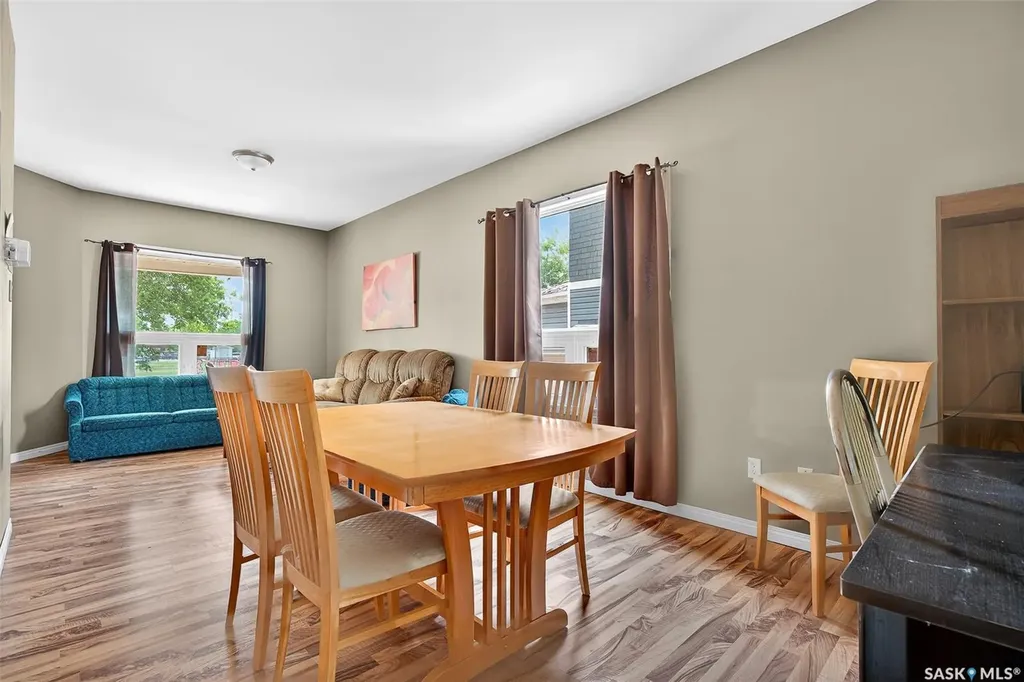524 Saskatchewan Street W Moose Jaw SK S6H 0V5