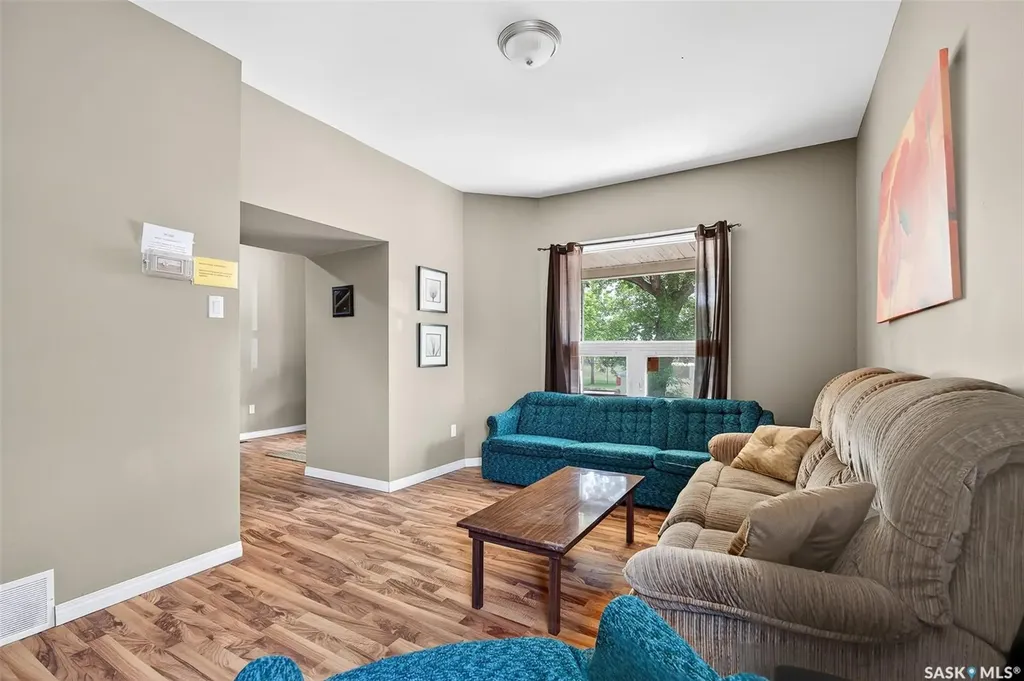 524 Saskatchewan Street W Moose Jaw SK S6H 0V5