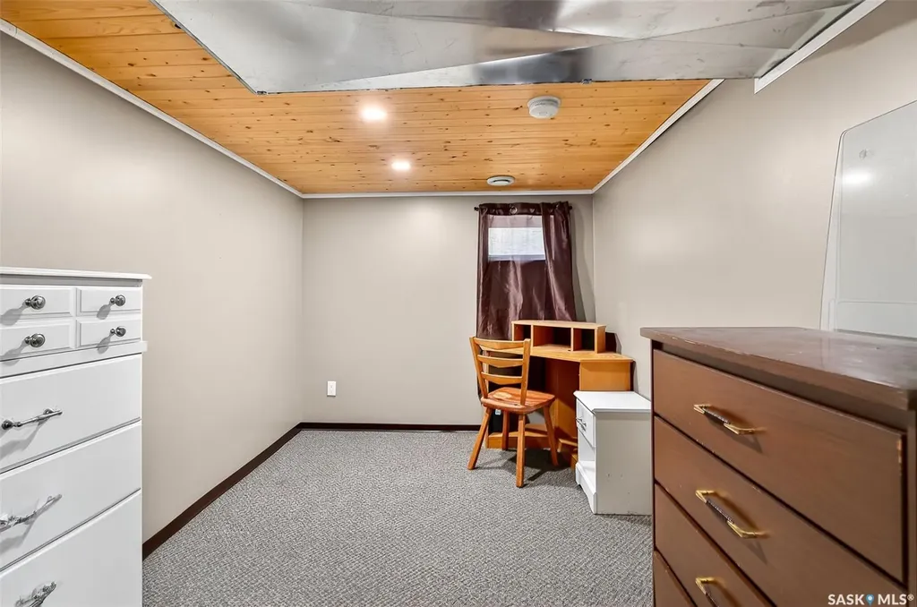 524 Saskatchewan Street W Moose Jaw SK S6H 0V5