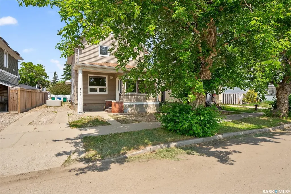 524 Saskatchewan Street W Moose Jaw SK S6H 0V5