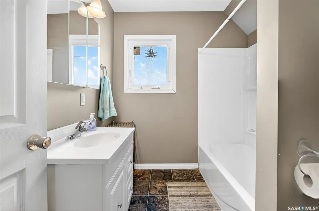 524 Saskatchewan Street W Moose Jaw SK S6H 0V5