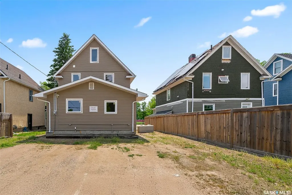 524 Saskatchewan Street W Moose Jaw SK S6H 0V5