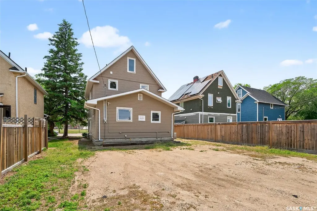 524 Saskatchewan Street W Moose Jaw SK S6H 0V5